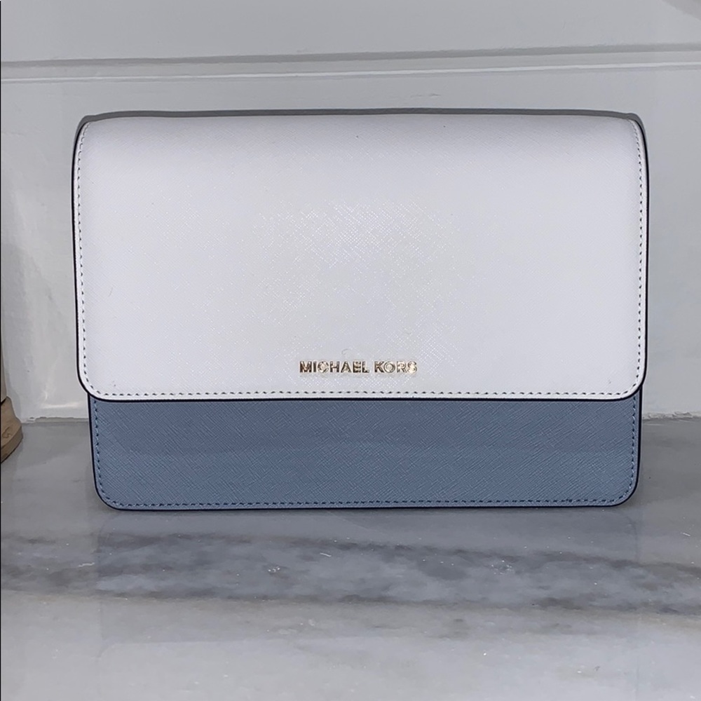 Micheal Kors Large Gusset Cross Body